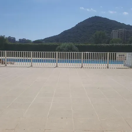 Apartment Provencal Dans Avec Piscine