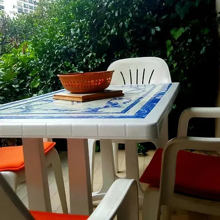 Provencal Dans Avec Piscine Apartment *